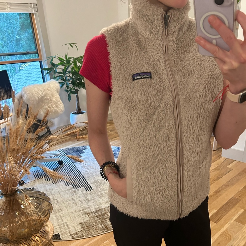 Patagonia sleeveless Sherpa vest